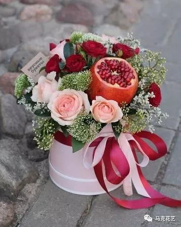 中秋花禮，果然會(huì)玩 當(dāng)傳統(tǒng)佳節(jié)遇上創(chuàng)意花卉消費(fèi)